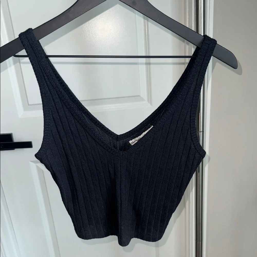 Abercrombie & Fitch Black  Ribbed Crop Tank Top Size Small - Picture 3 of 3